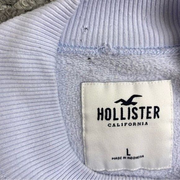 HOLLISTER Crop Crew Neck Sweatshirt With Butterfly Embroidery Light Blue - Picture 3 of 4